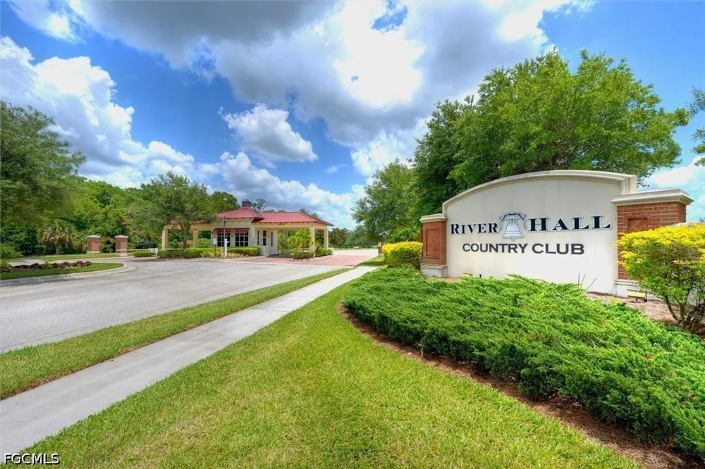 Walnut Run Drive Alva, FL 33920