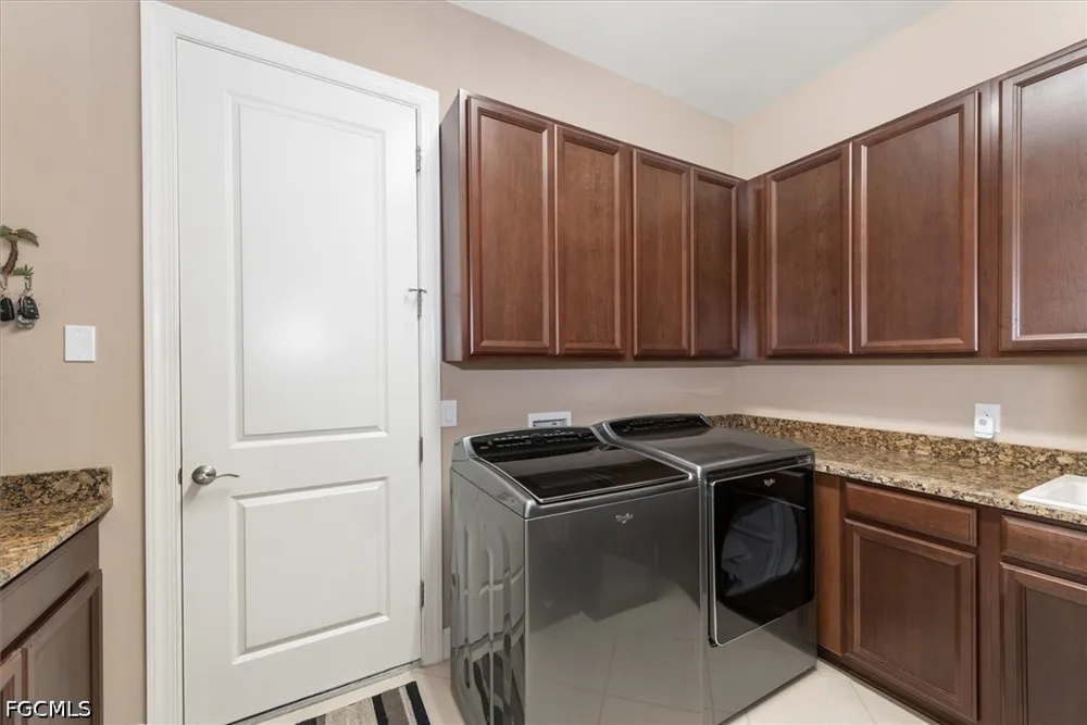 Walnut Run Drive Alva, FL 33920