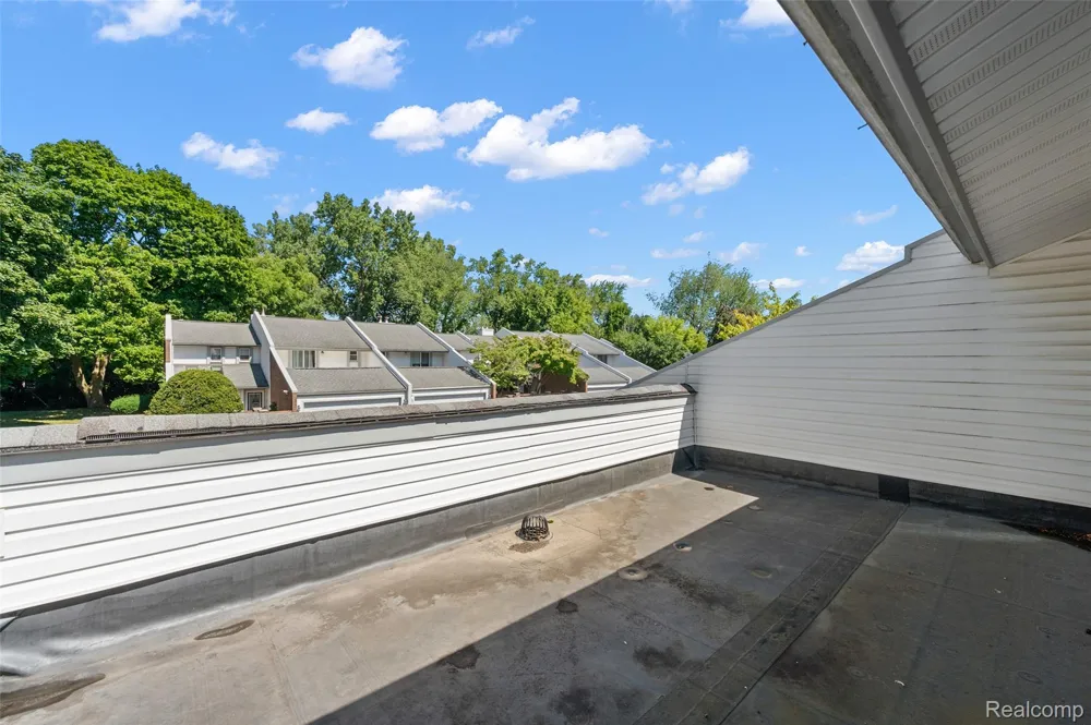 169 E Long Lake Road Bloomfield Hills City, MI 48304