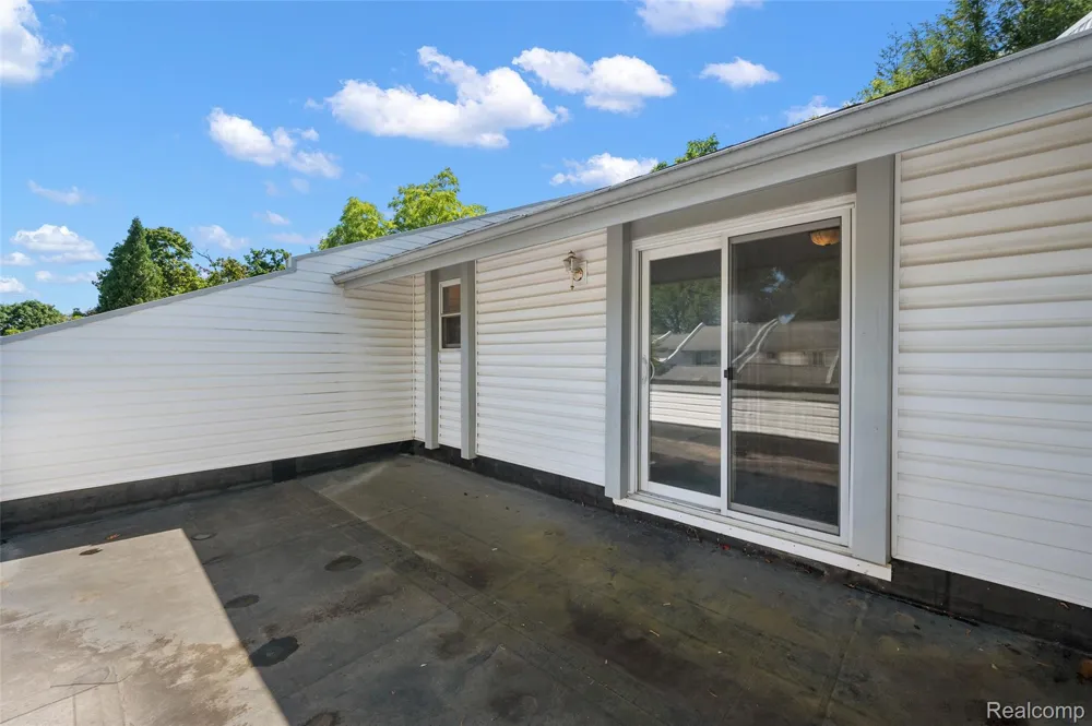 169 E Long Lake Road Bloomfield Hills City, MI 48304