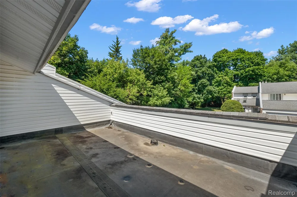 169 E Long Lake Road Bloomfield Hills City, MI 48304