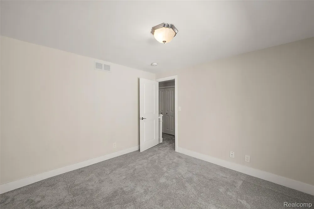 169 E Long Lake Road Bloomfield Hills City, MI 48304