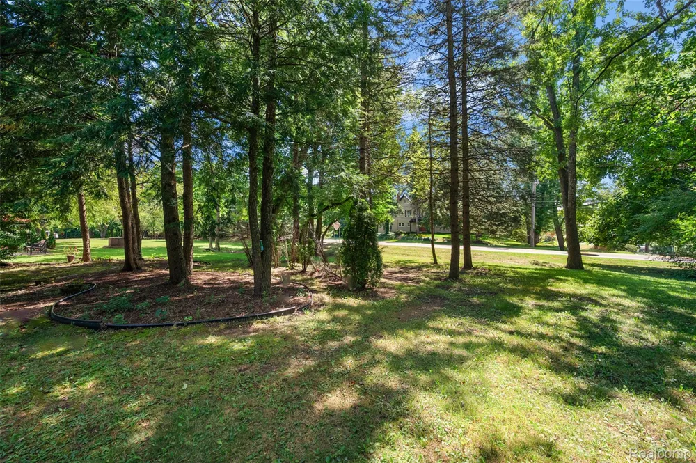 169 E Long Lake Road Bloomfield Hills City, MI 48304