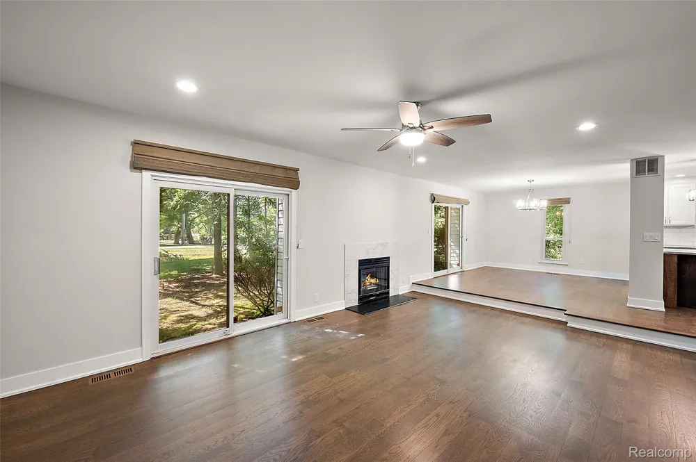 169 E Long Lake Road Bloomfield Hills City, MI 48304