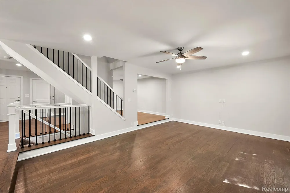 169 E Long Lake Road Bloomfield Hills City, MI 48304
