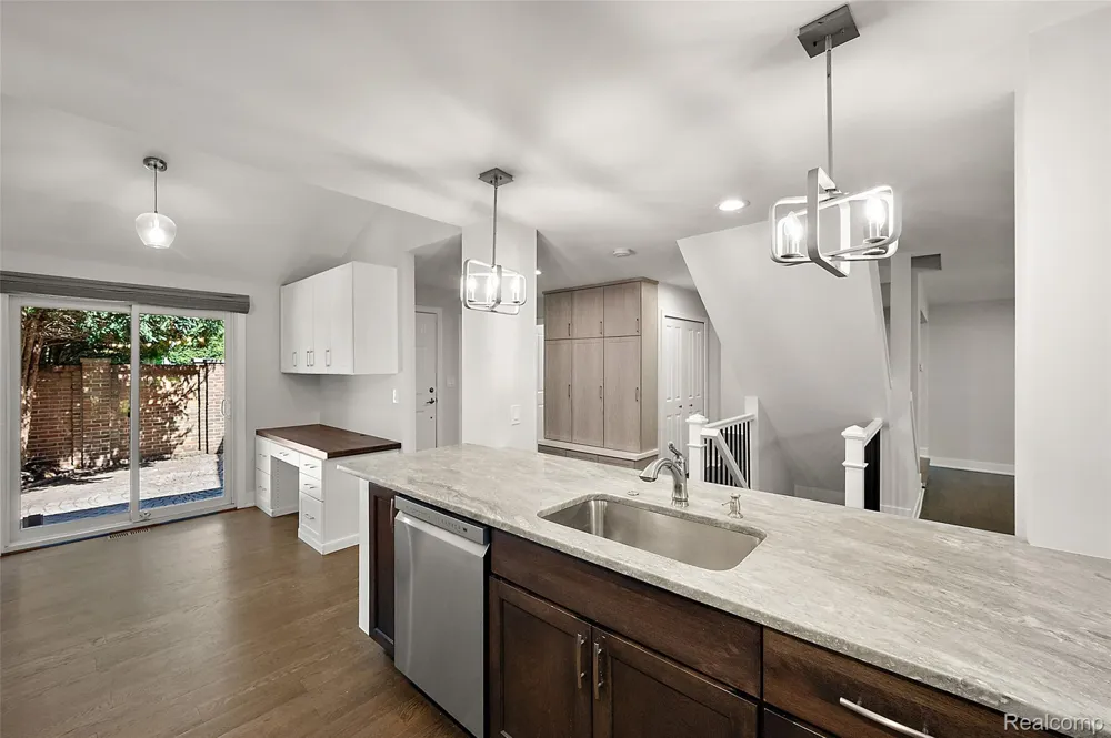 169 E Long Lake Road Bloomfield Hills City, MI 48304
