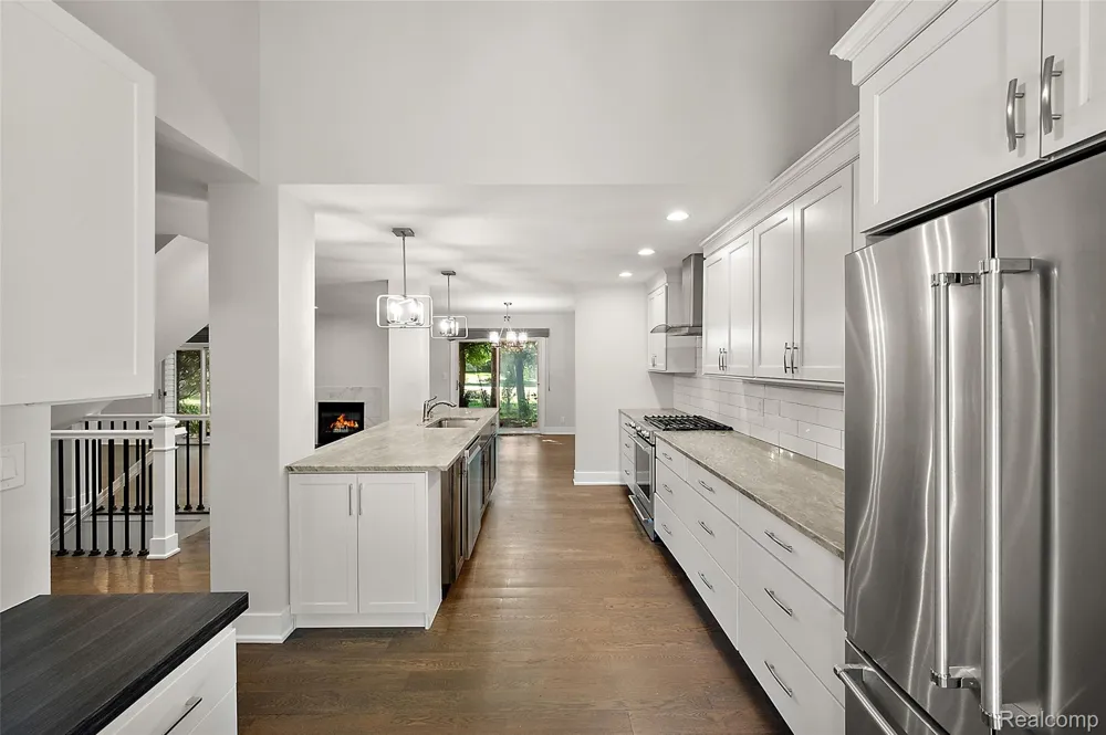169 E Long Lake Road Bloomfield Hills City, MI 48304