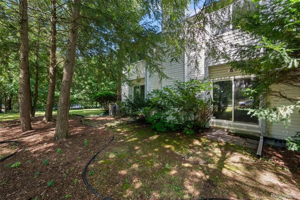 169 E Long Lake Road Bloomfield Hills City, MI 48304