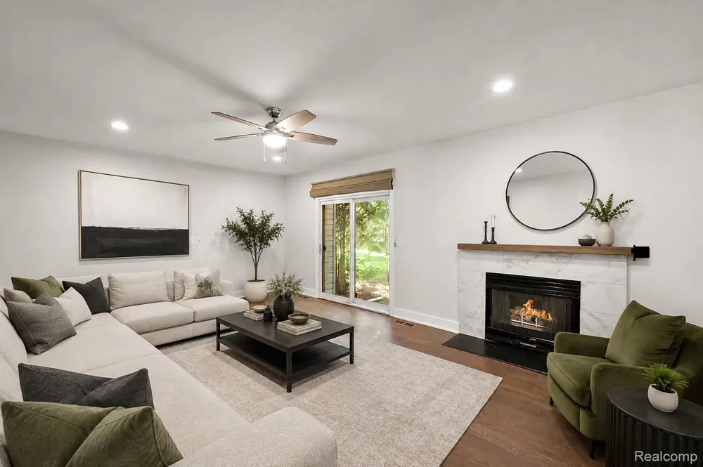 169 E Long Lake Road Bloomfield Hills City, MI 48304