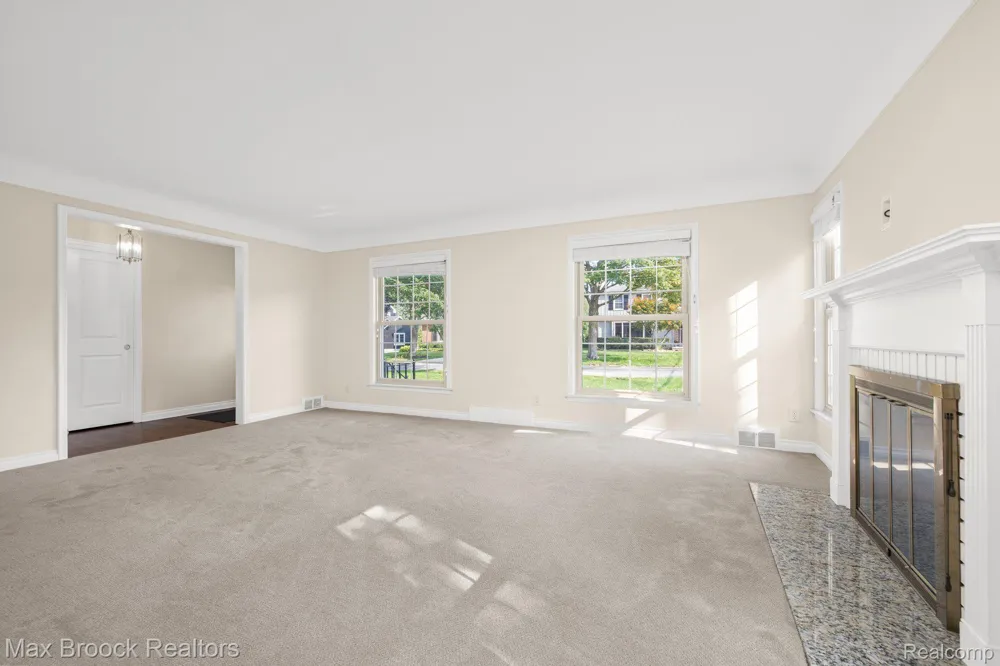 999 NORFOLK STREET Birmingham City, MI 48009