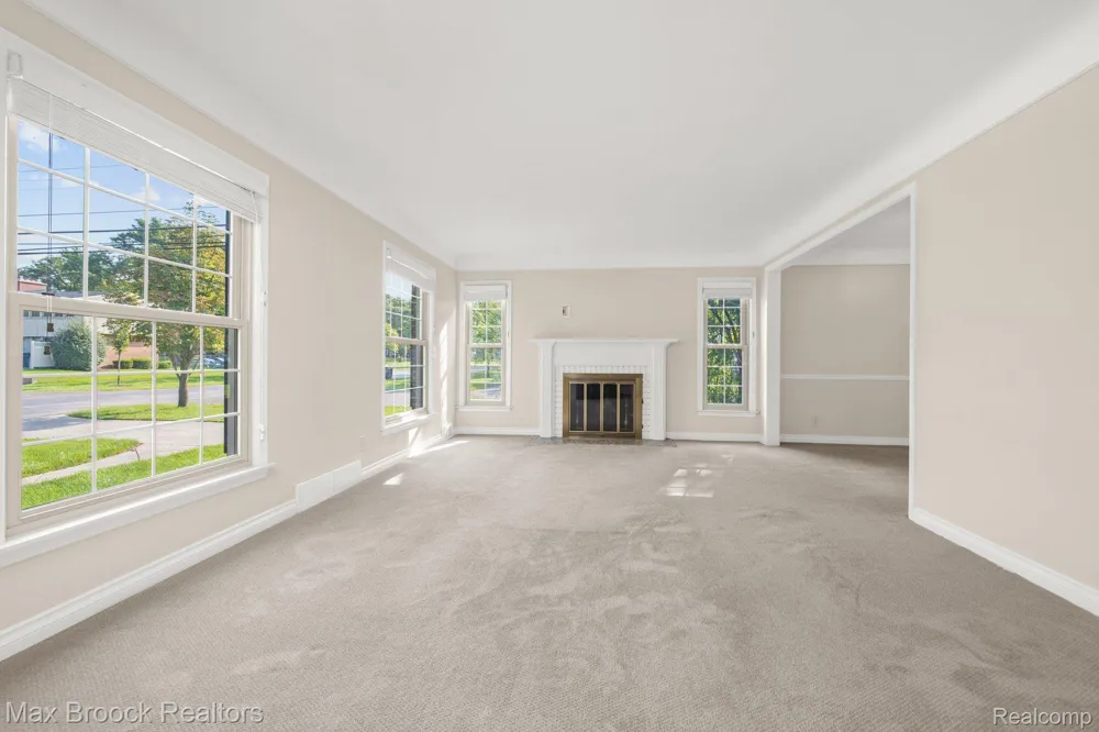 999 NORFOLK STREET Birmingham City, MI 48009