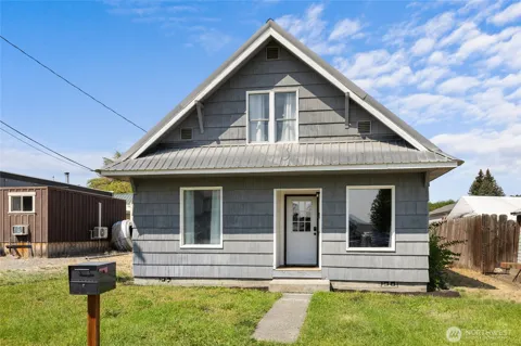 205 Yakima Ave