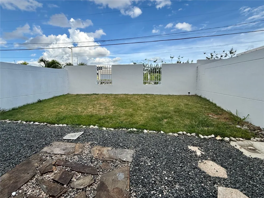 177 Road VANDA #B1 Guaynabo, PR 00966