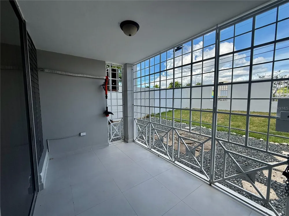 177 Road VANDA #B1 Guaynabo, PR 00966