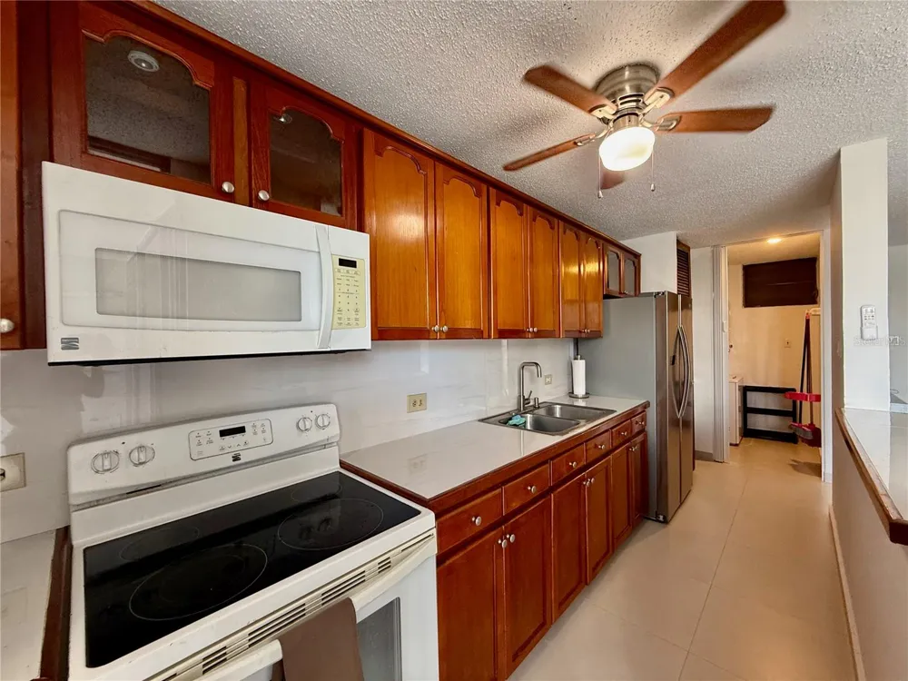177 Road VANDA #B1 Guaynabo, PR 00966