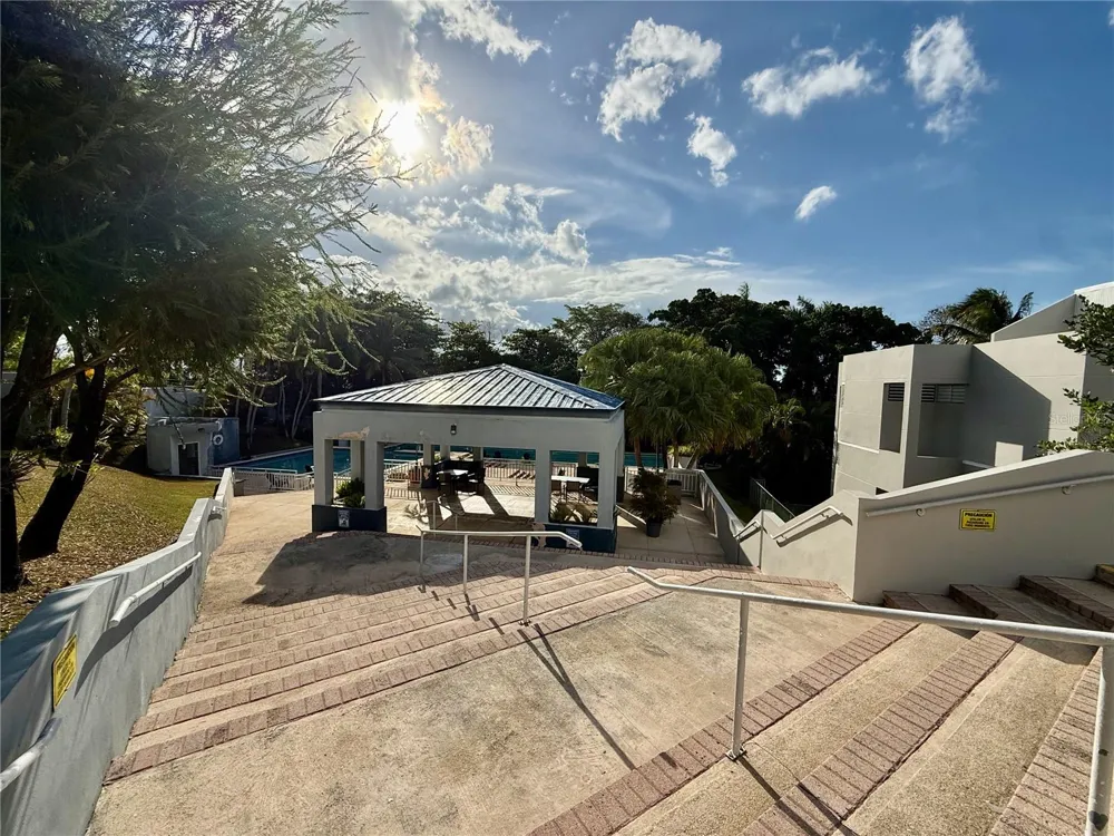 177 Road VANDA #B1 Guaynabo, PR 00966