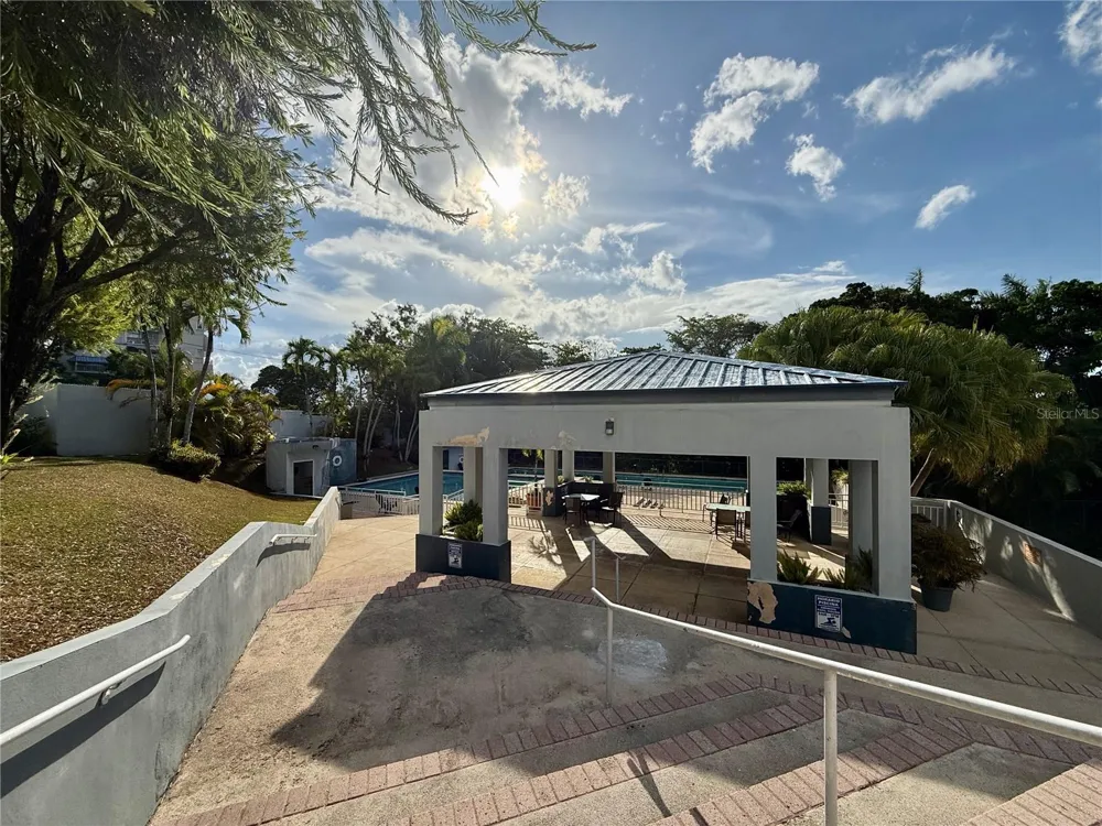 177 Road VANDA #B1 Guaynabo, PR 00966