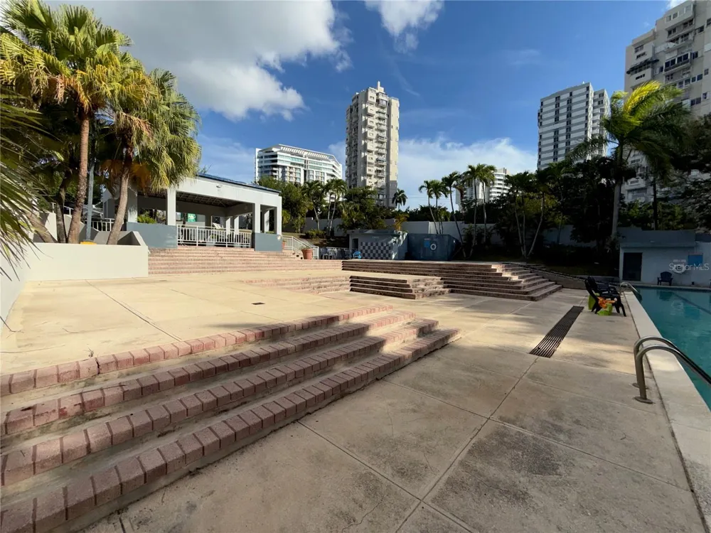 177 Road VANDA #B1 Guaynabo, PR 00966