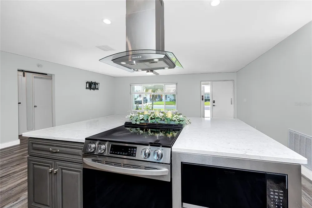 3455 100TH AVENUE Pinellas Park, FL 33782