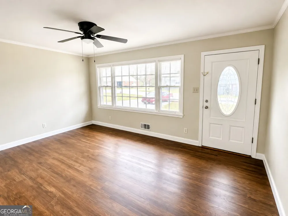 318 Leola DR Griffin, GA 30224