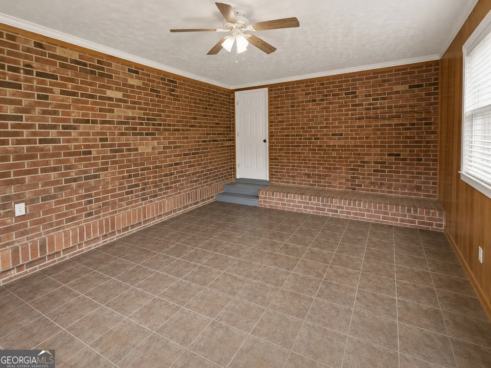 318 Leola DR Griffin, GA 30224