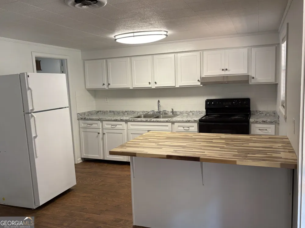 222 Hobbins DR Dublin, GA 31021