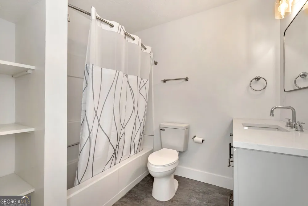 1707 Buena Vista DR Toccoa, GA 30577