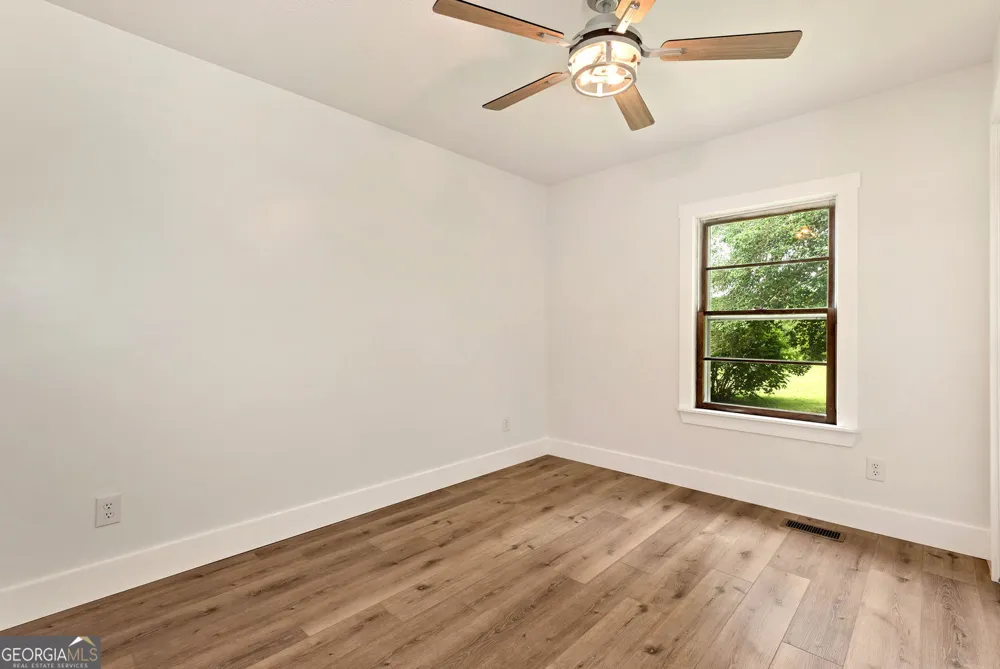 1707 Buena Vista DR Toccoa, GA 30577