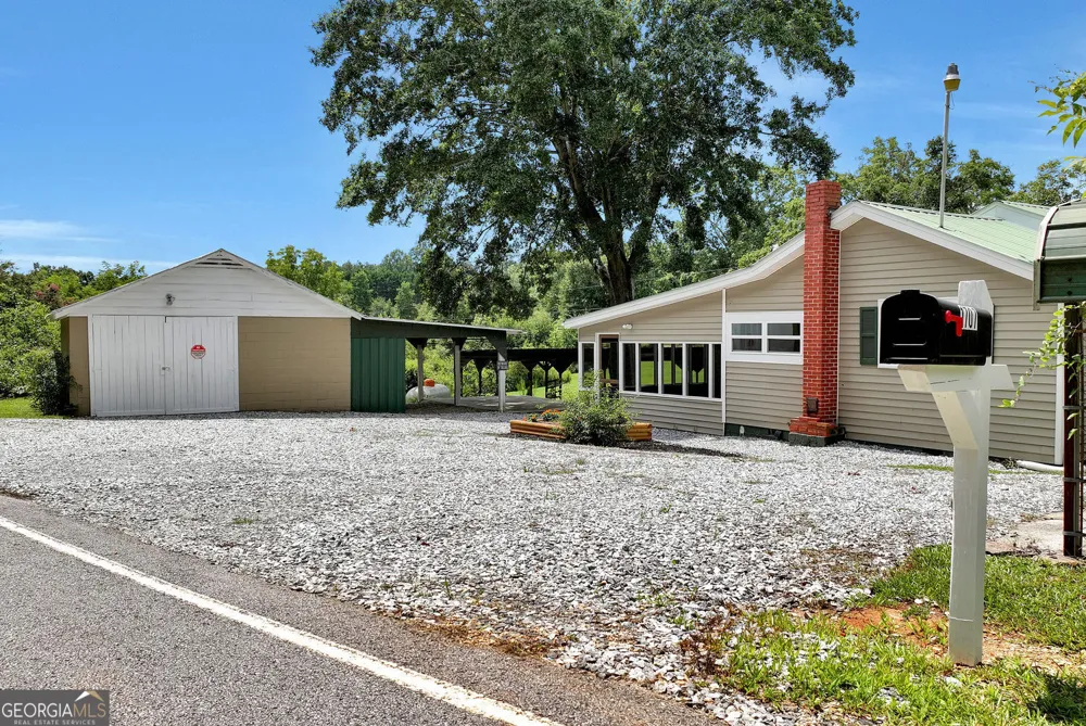 1707 Buena Vista DR Toccoa, GA 30577