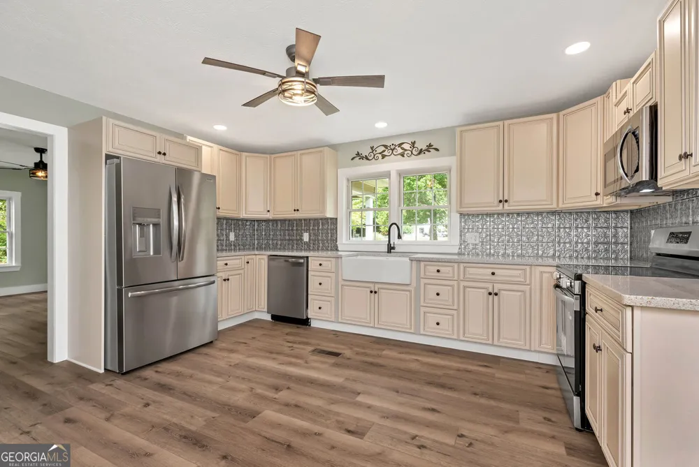 1707 Buena Vista DR Toccoa, GA 30577