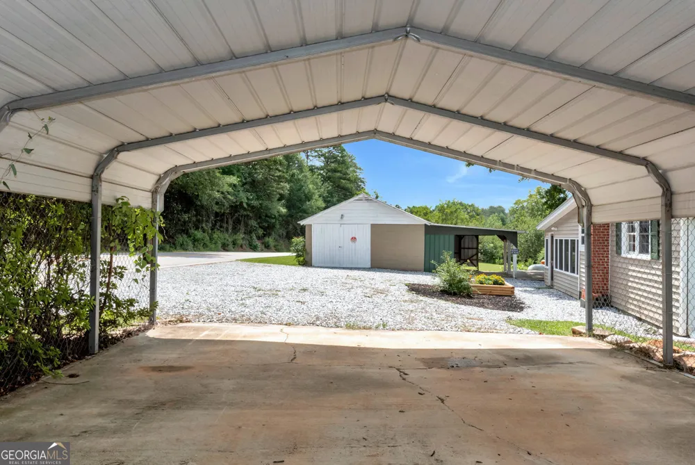 1707 Buena Vista DR Toccoa, GA 30577