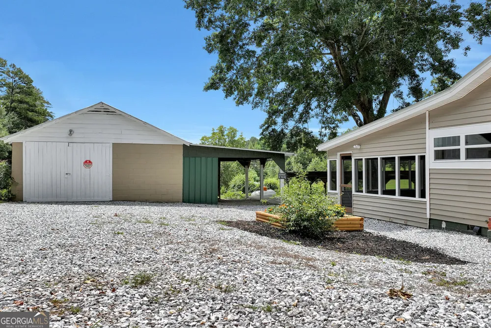 1707 Buena Vista DR Toccoa, GA 30577
