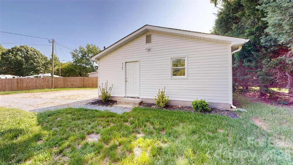 2106 Statesville Highway Mooresville, NC 28115