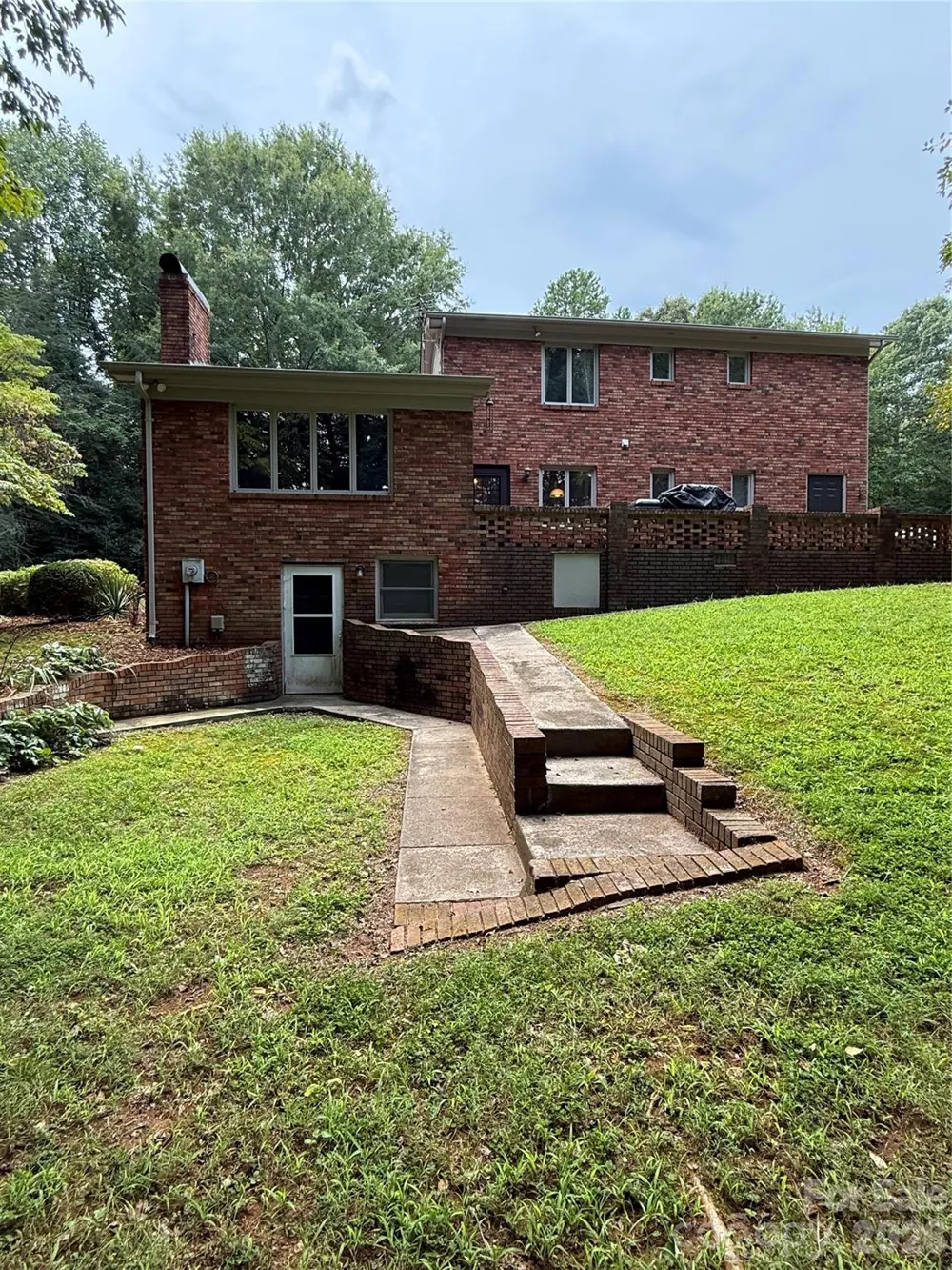 2015 39th Avenue NE Hickory, NC 28601