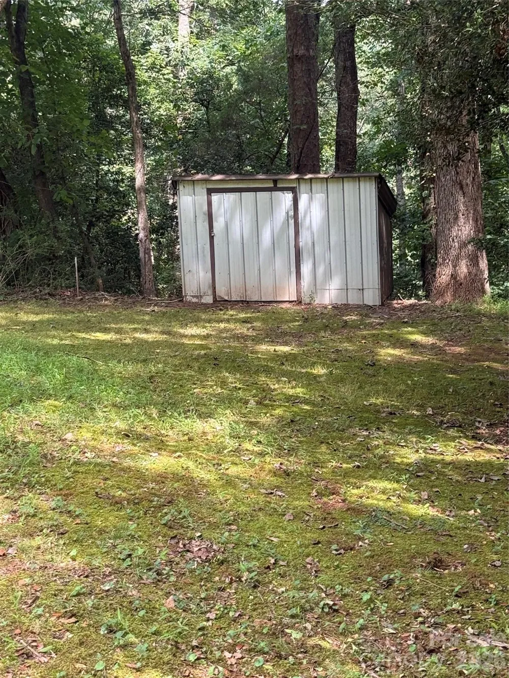 2015 39th Avenue NE Hickory, NC 28601