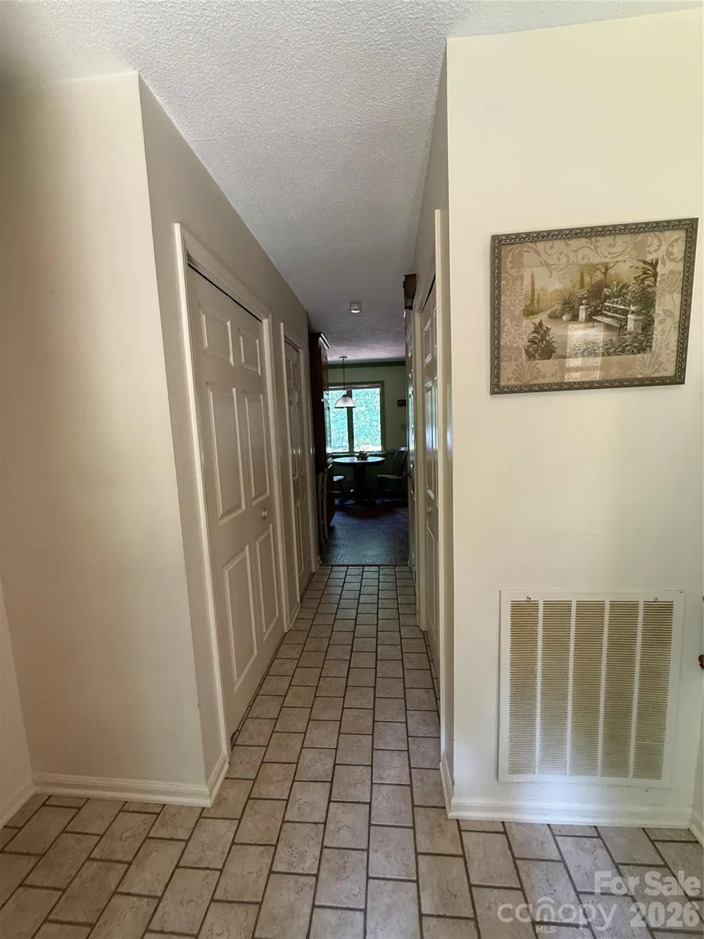 2015 39th Avenue NE Hickory, NC 28601