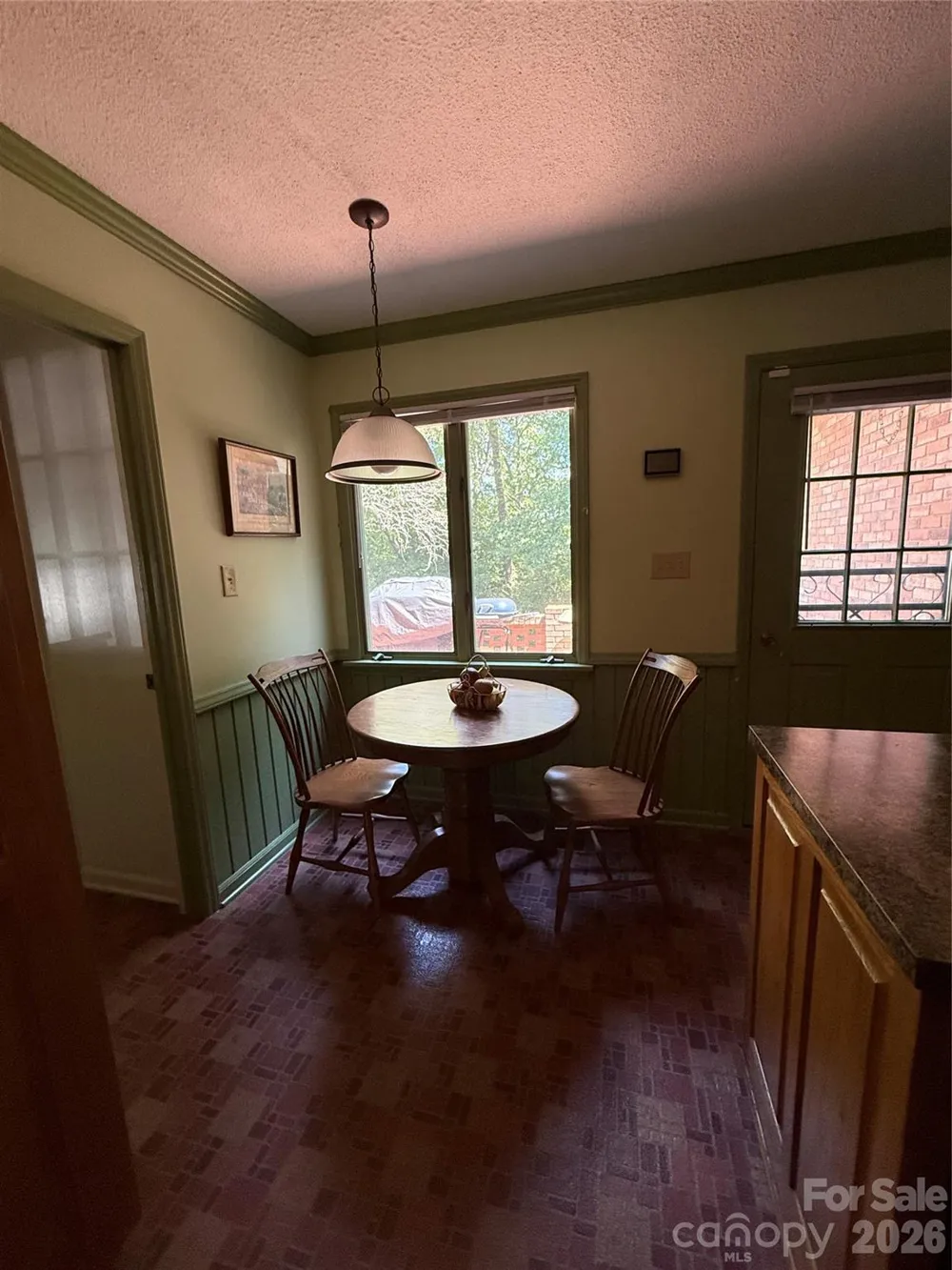 2015 39th Avenue NE Hickory, NC 28601