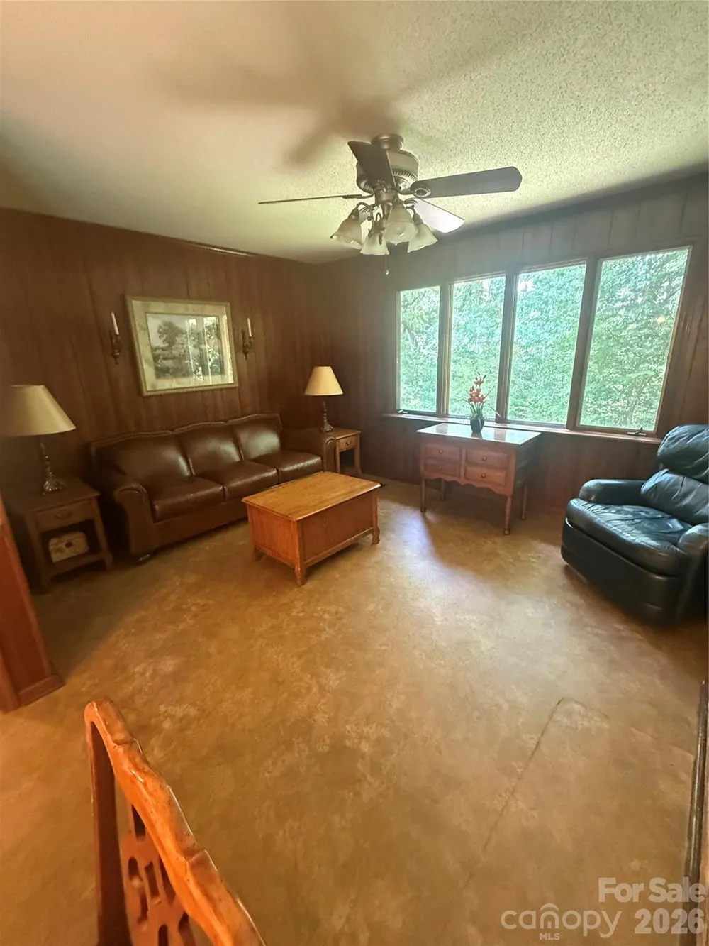 2015 39th Avenue NE Hickory, NC 28601