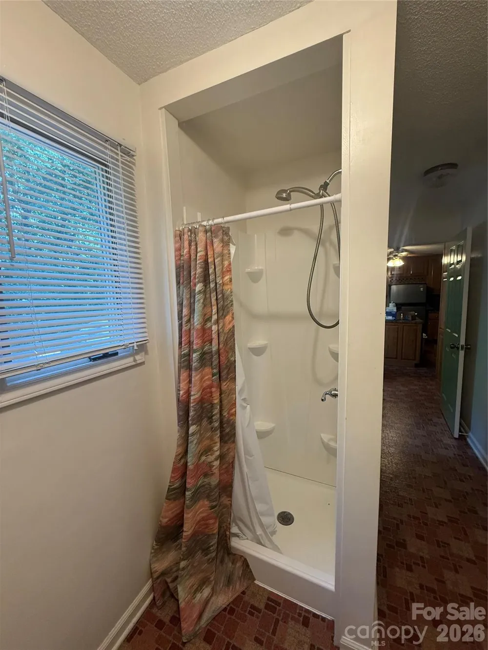 2015 39th Avenue NE Hickory, NC 28601