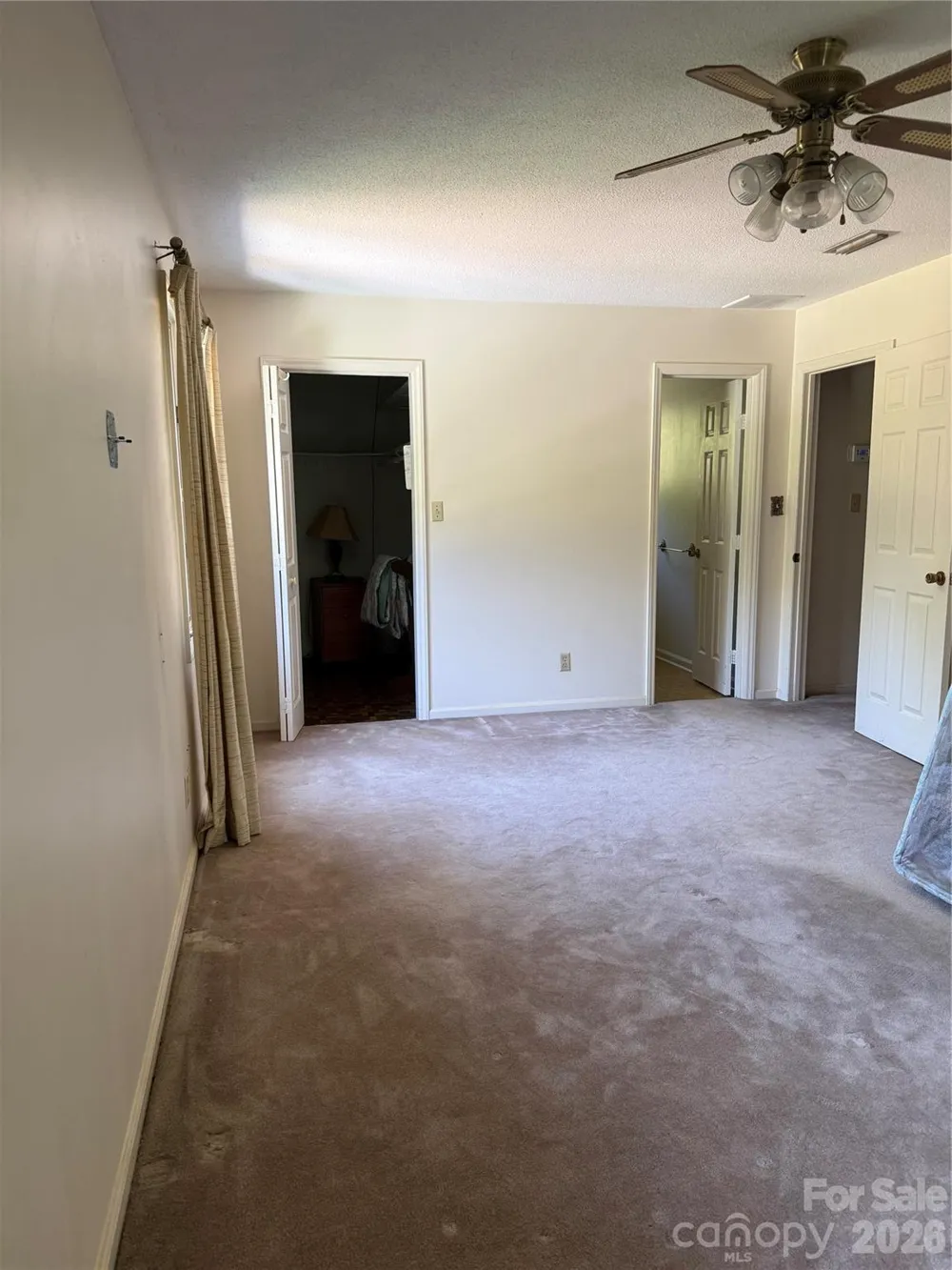 2015 39th Avenue NE Hickory, NC 28601