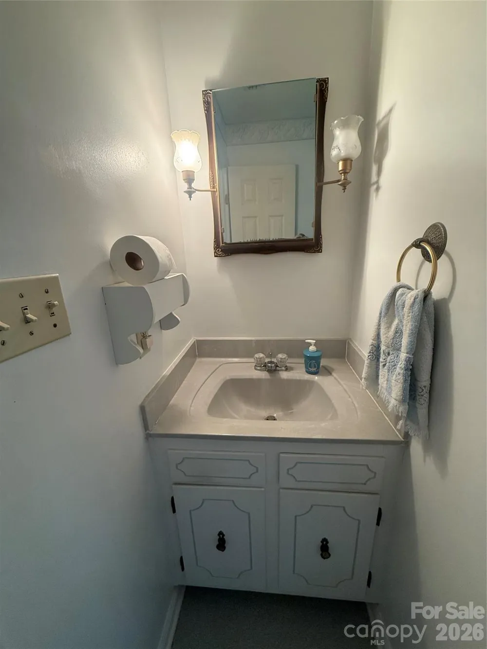 2015 39th Avenue NE Hickory, NC 28601