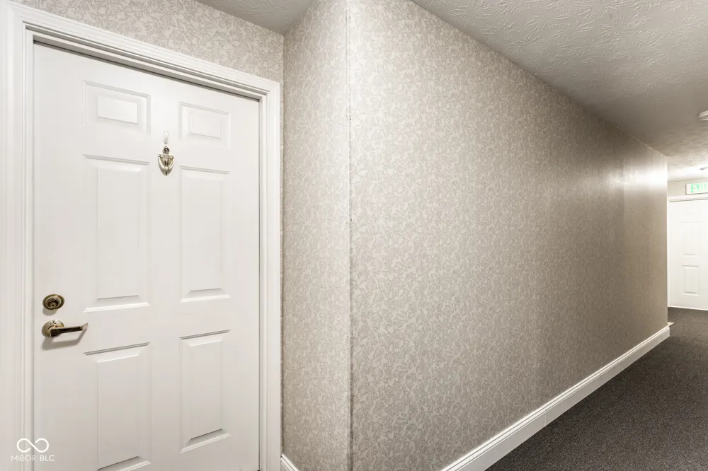 6525 Emerald Hill Court #205 Indianapolis, IN 46237