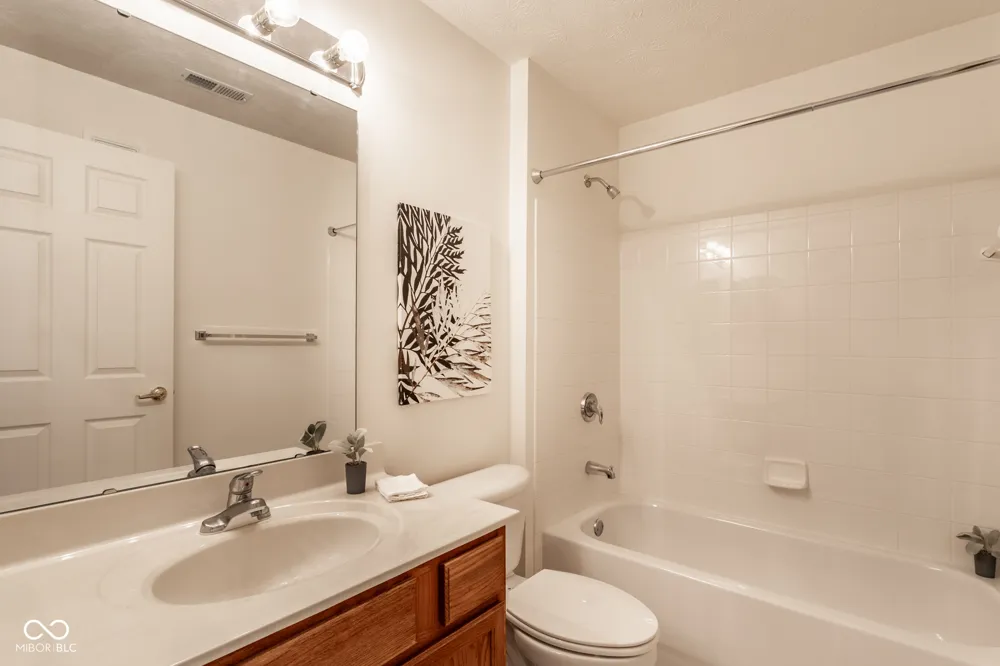 6525 Emerald Hill Court #205 Indianapolis, IN 46237