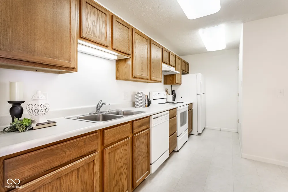 6525 Emerald Hill Court #205 Indianapolis, IN 46237