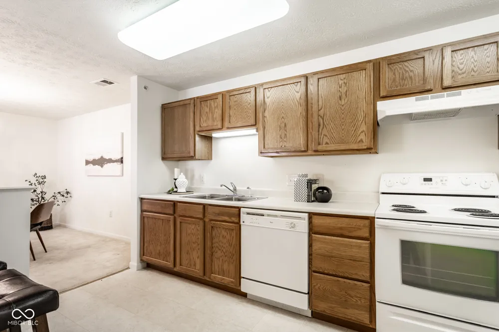 6525 Emerald Hill Court #205 Indianapolis, IN 46237