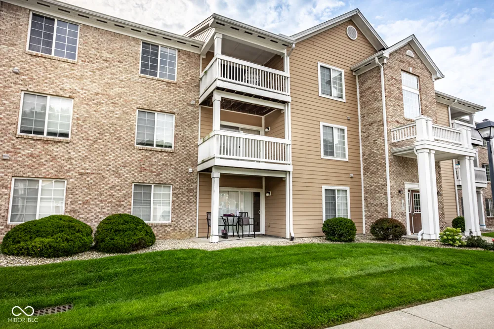 6525 Emerald Hill Court #205 Indianapolis, IN 46237