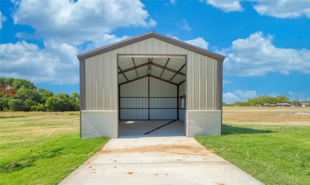 1016 Emery Court Weatherford, TX 76087