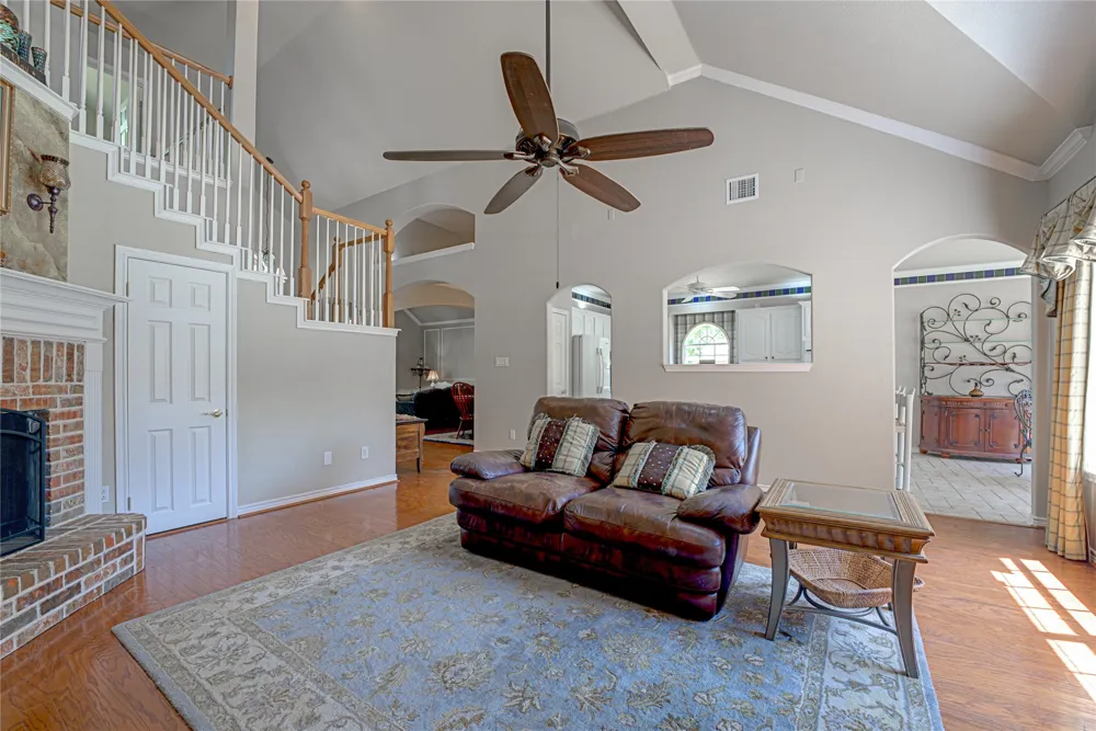 130 W Clubview Court Murphy, TX 75094