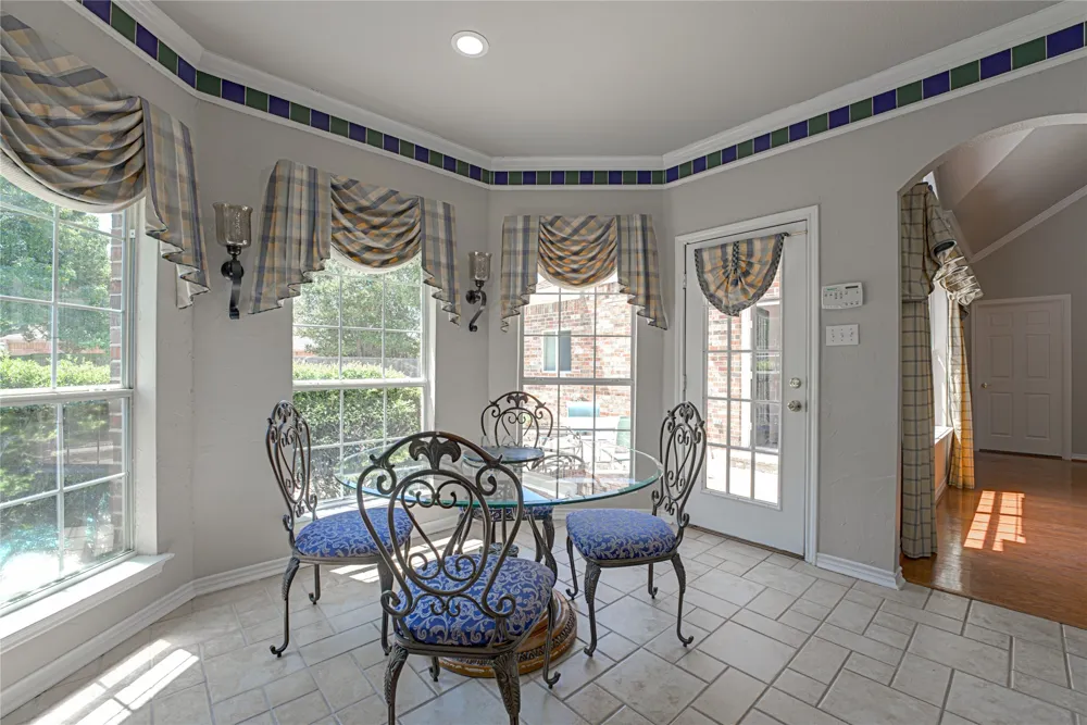 130 W Clubview Court Murphy, TX 75094