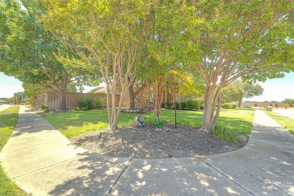 130 W Clubview Court Murphy, TX 75094